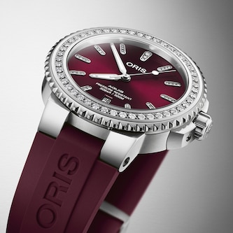 Oris Aquis Cherry Diamond Bezel 41.5mm Unisex Watch - Rubber Strap Oris Aquis Cherry Diamond Bezel 41.5mm Unisex Watch - Rubber Strap