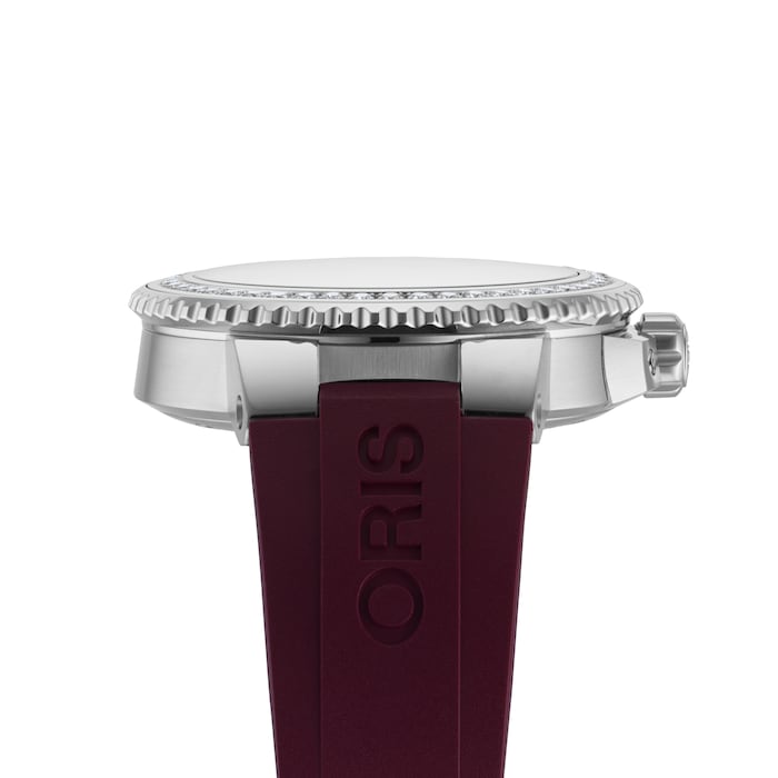 Oris Aquis Cherry Diamond Bezel 41.5mm Unisex Watch - Rubber Strap
