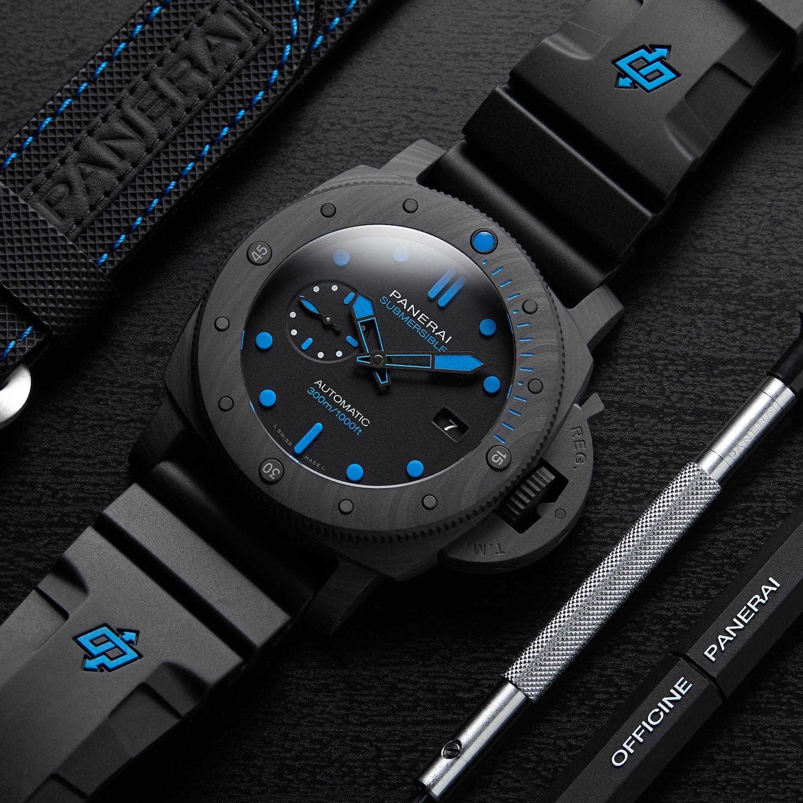Panerai Submersible Carbotech 47mm Mens Watch