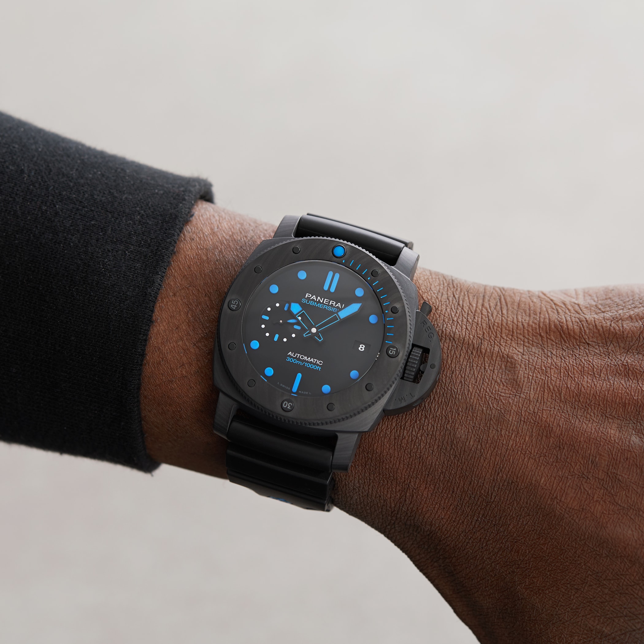 Panerai Submersible Carbotech 47mm Mens Watch Panerai Submersible Carbotech 47mm Mens Watch