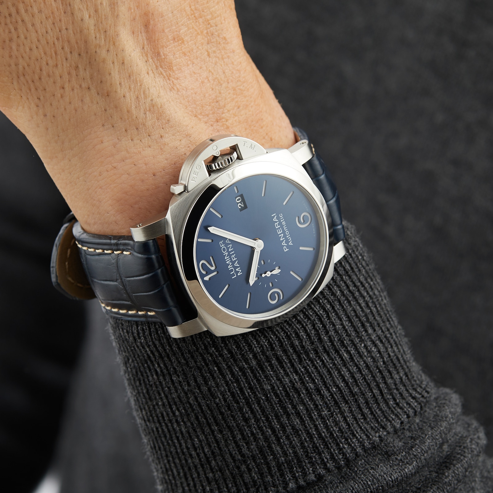 Panerai Luminor Marina 44mm Mens Watch
