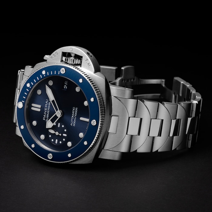 Panerai Submersible Blu Notte 42mm Mens Watch