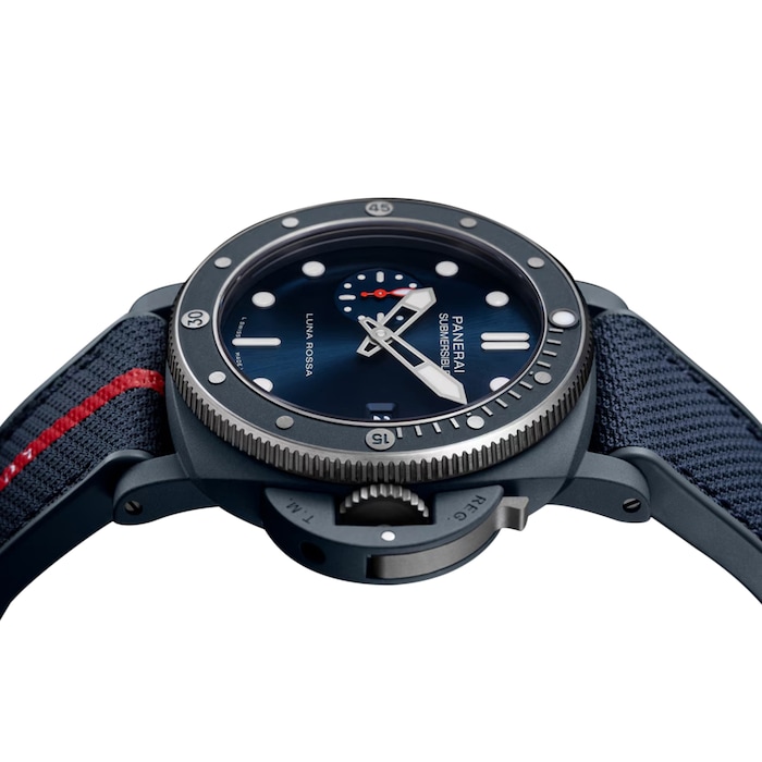 Panerai Submersible QuarantaQuattro Luna Rossa Ti-Ceramitech 44mm Mens Watch Navy