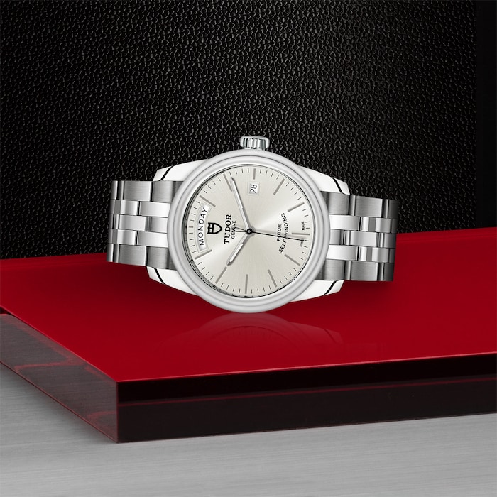 Tudor Glamour Date & Day