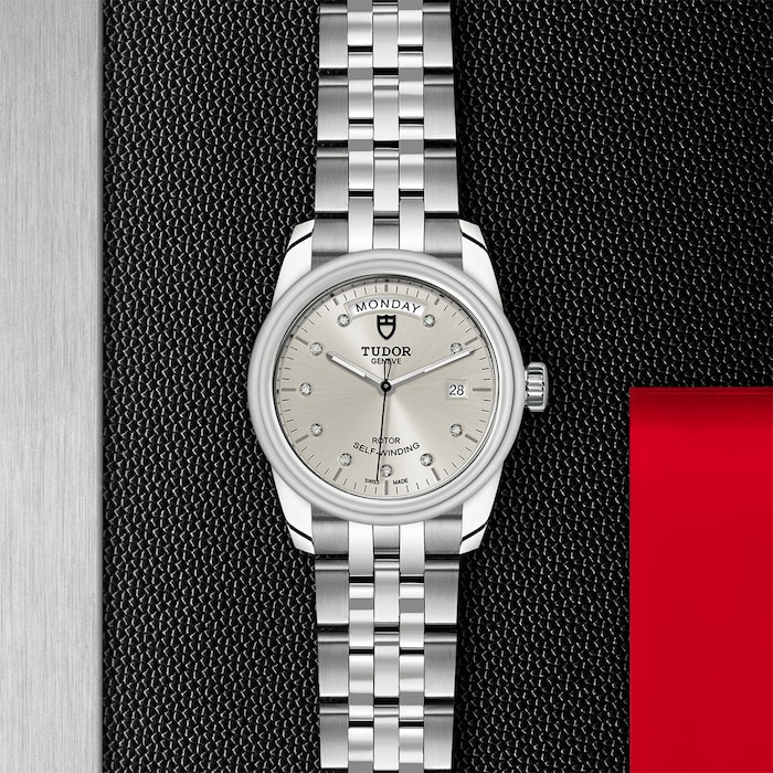 Tudor Glamour Date & Day