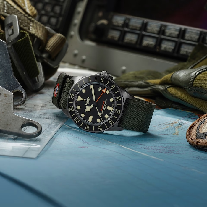Tudor Pelagos FXD GMT Manufacture Calibre MT5652-U 42mm Titanium Case Green Fabric Strap