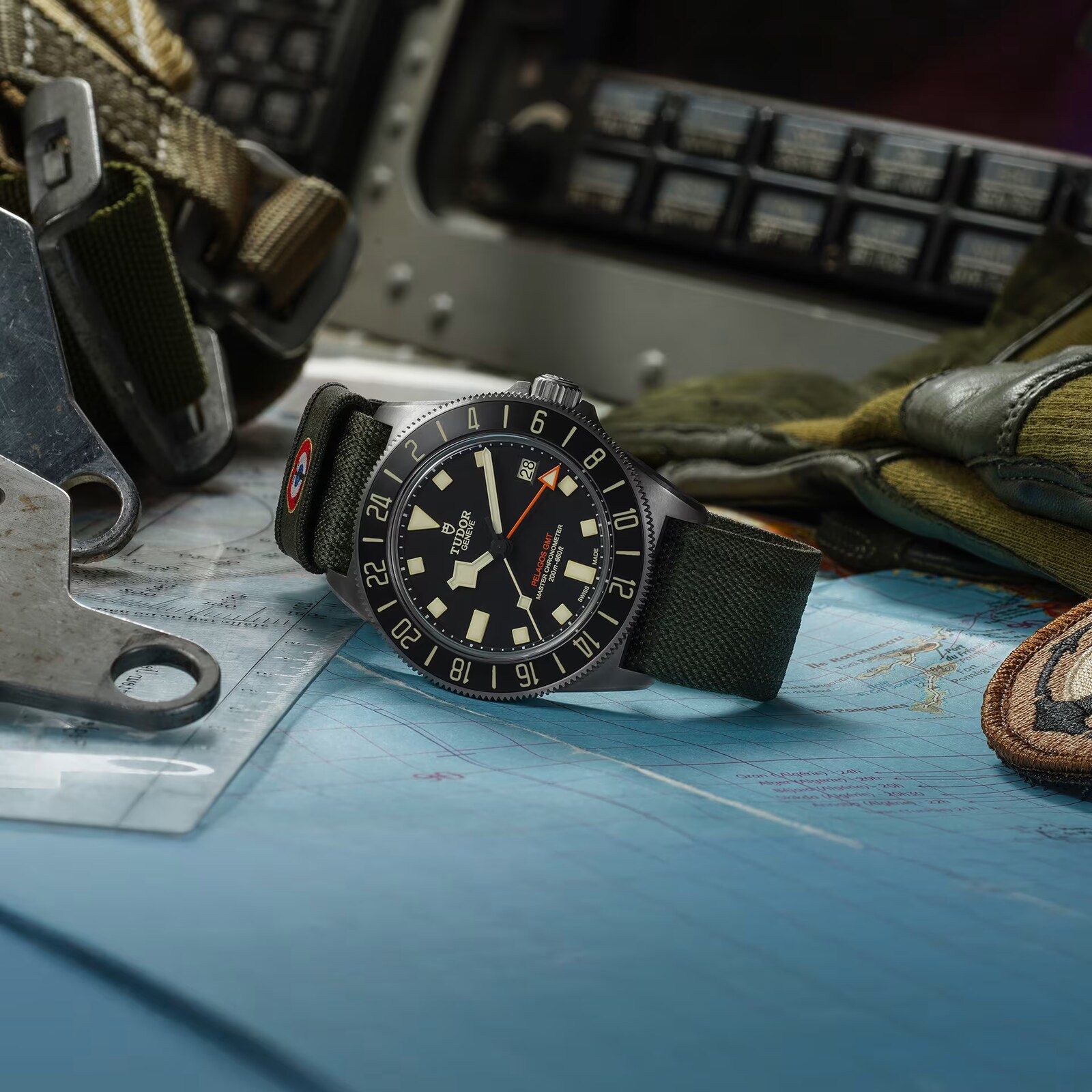 Tudor Pelagos FXD GMT Manufacture Calibre MT5652-U 42mm Titanium Case Green Fabric Strap