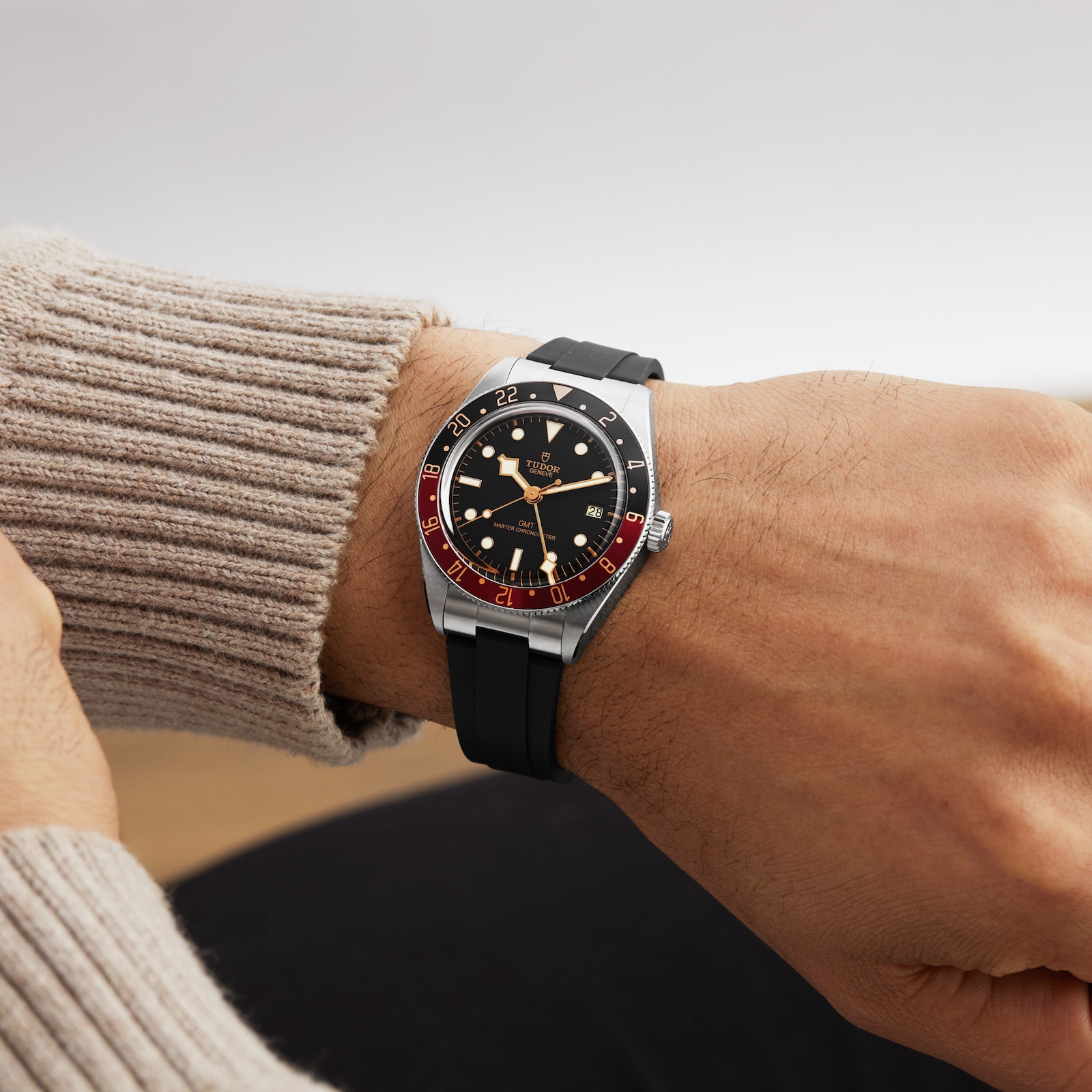 Tudor Black Bay 58 GMT 39mm steel case rubber strap