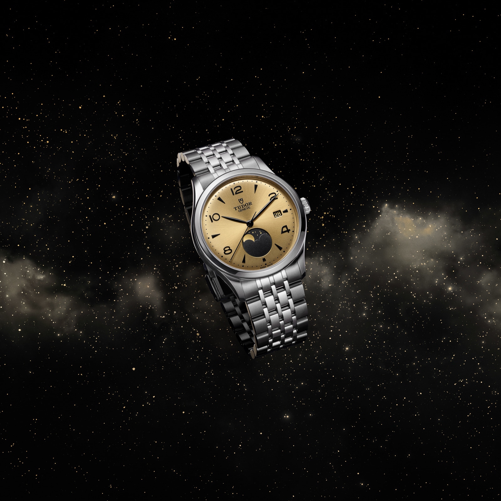 Tudor 1926 Luna 39mm Mens Watch Steel Case Moon Phase Indicator Champagne Dial