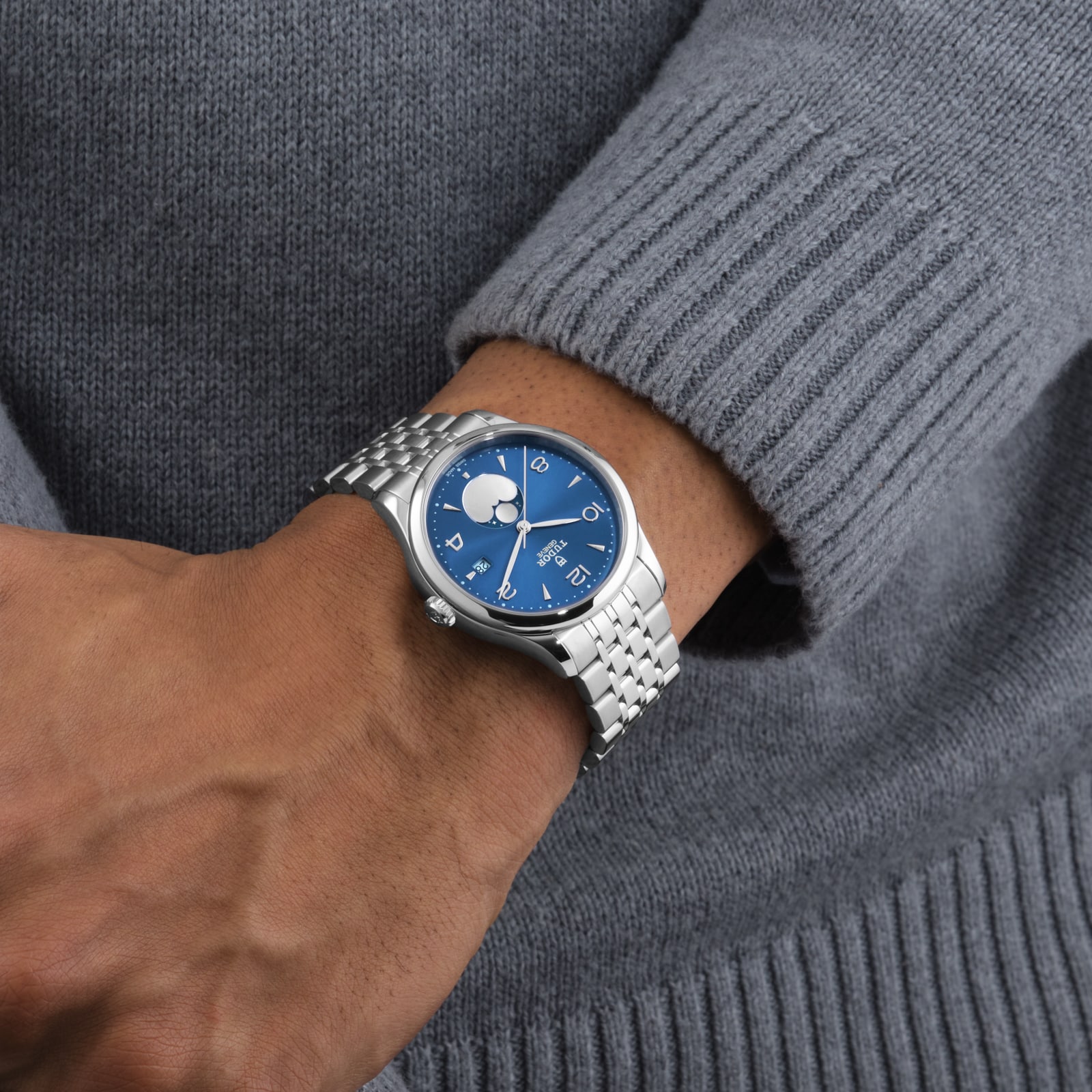 Tudor 1926 Luna 39mm Mens Watch Steel Case Moon Phase Indicator Blue Dial