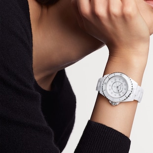 CHANEL J12 WATCH, 33 MM