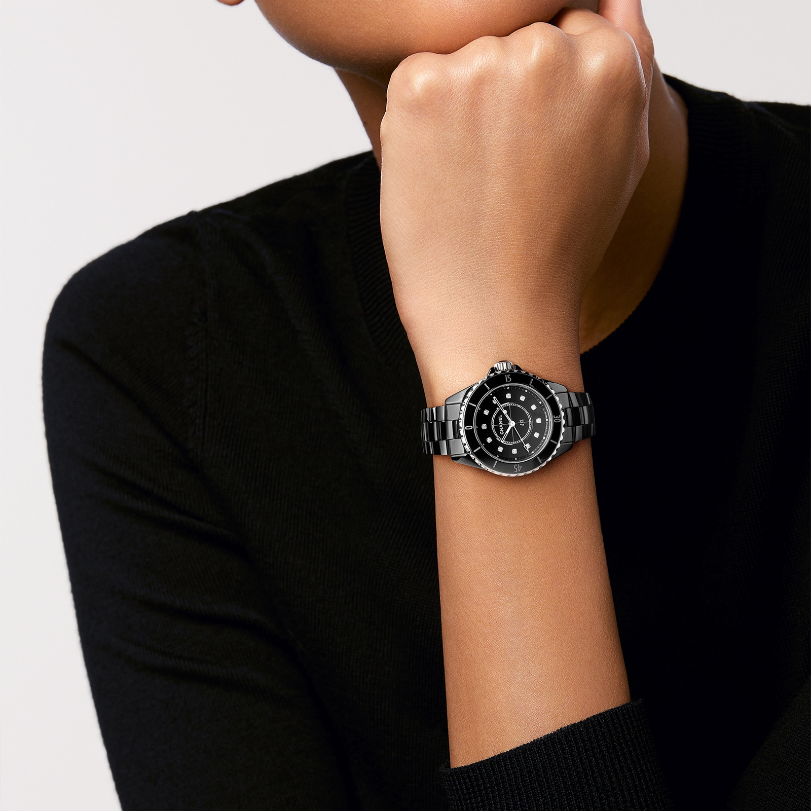 CHANEL J12 WATCH, 33 MM CHANEL J12 WATCH, 33 MM
