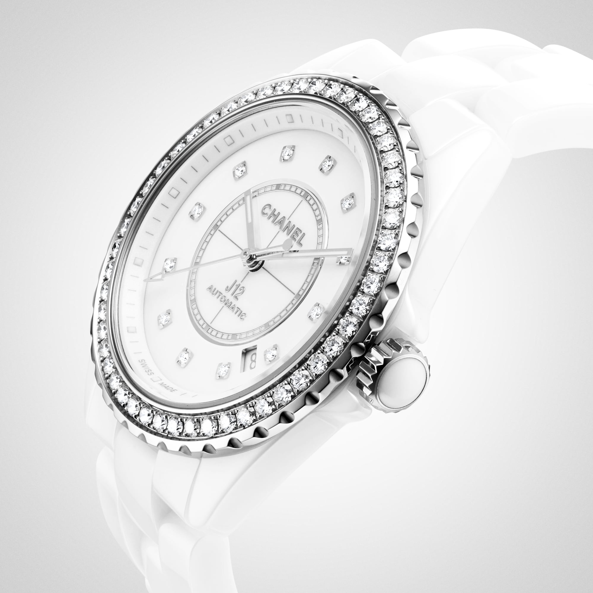 Chanel j12 hotsell diamond bezel