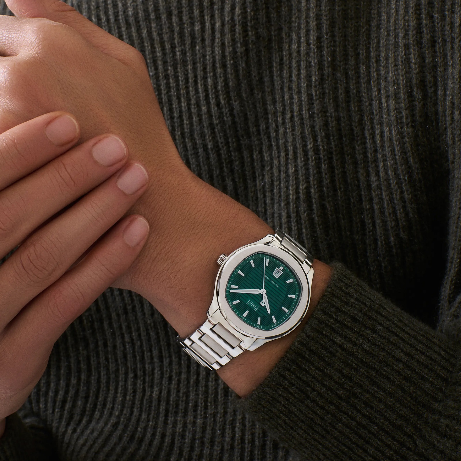 Piaget Polo 42mm Mens Watch Green Piaget Polo 42mm Mens Watch Green