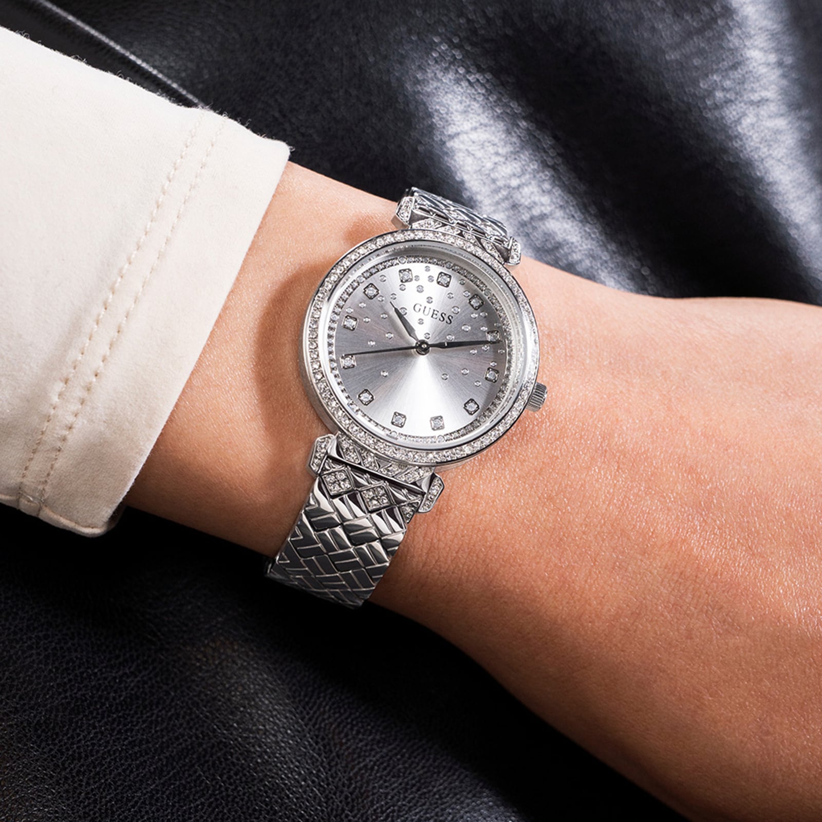 Guess Enchantment 32mm Ladies Watch Silver Guess Enchantment 32mm Ladies Watch Silver