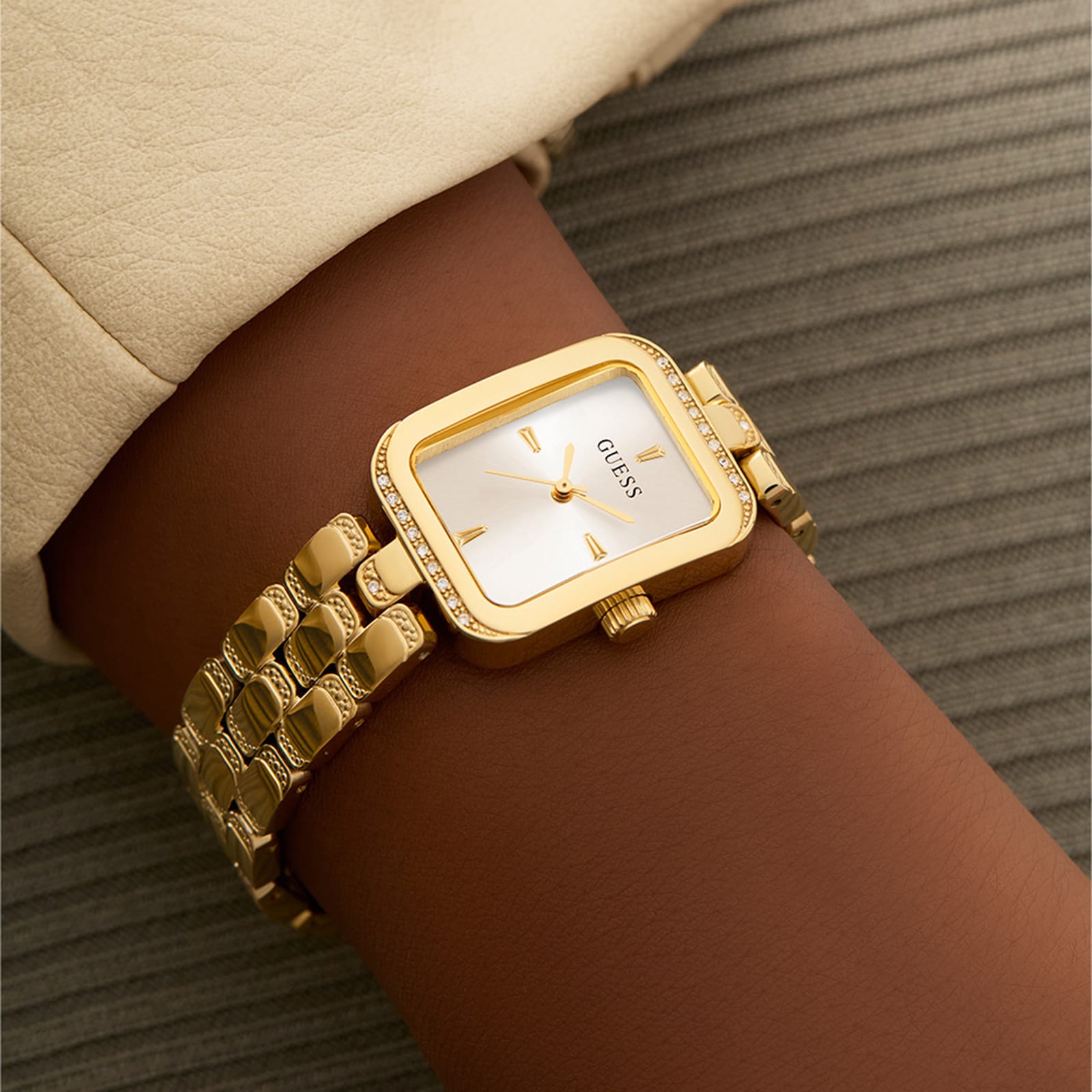 Guess Isla 22mm Ladies Watch Silver Guess Isla 22mm Ladies Watch Silver