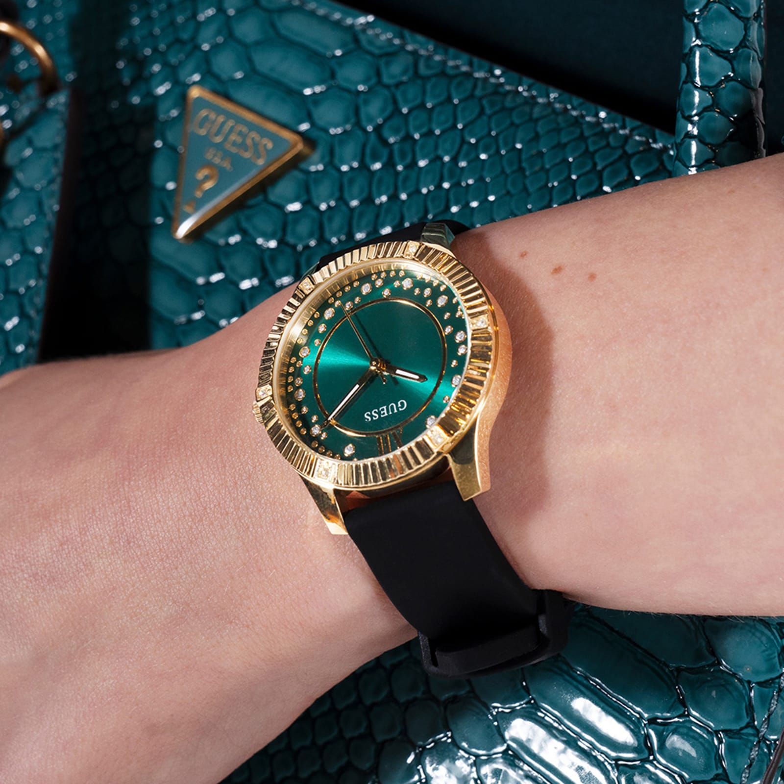 Guess Starstruck 34mm Ladies Watch Green Guess Starstruck 34mm Ladies Watch Green