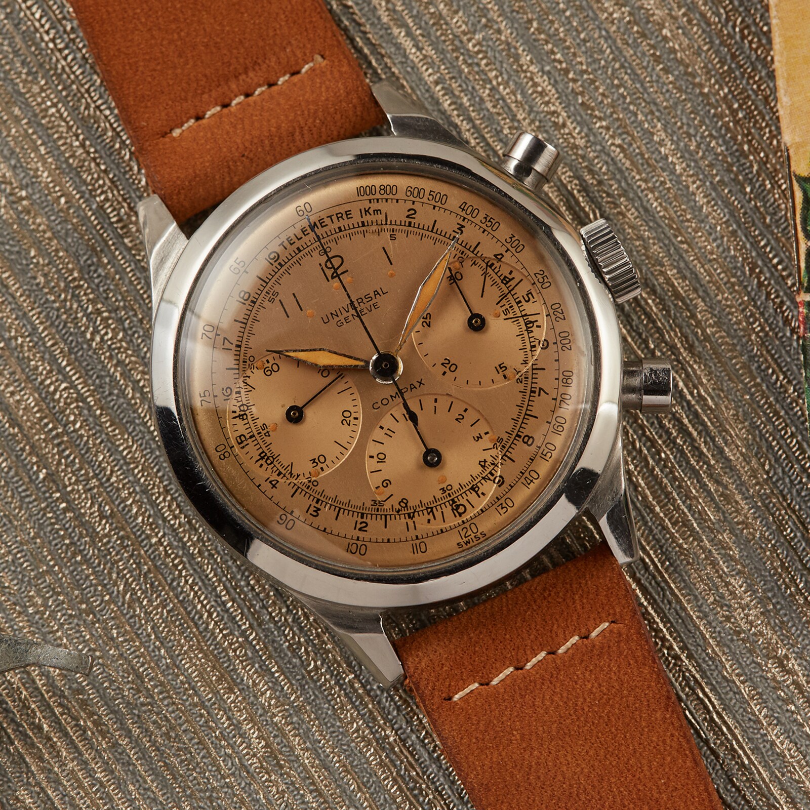 Pre-Owned Universal Geneve by Analog Shift Universal Geneve Oversized Salmon Chronograph