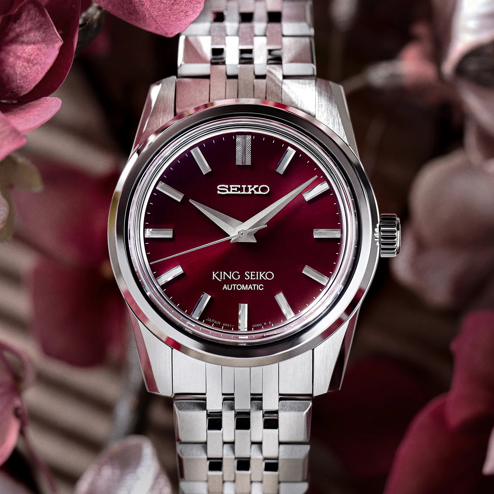 Seiko red clearance dial men's watch