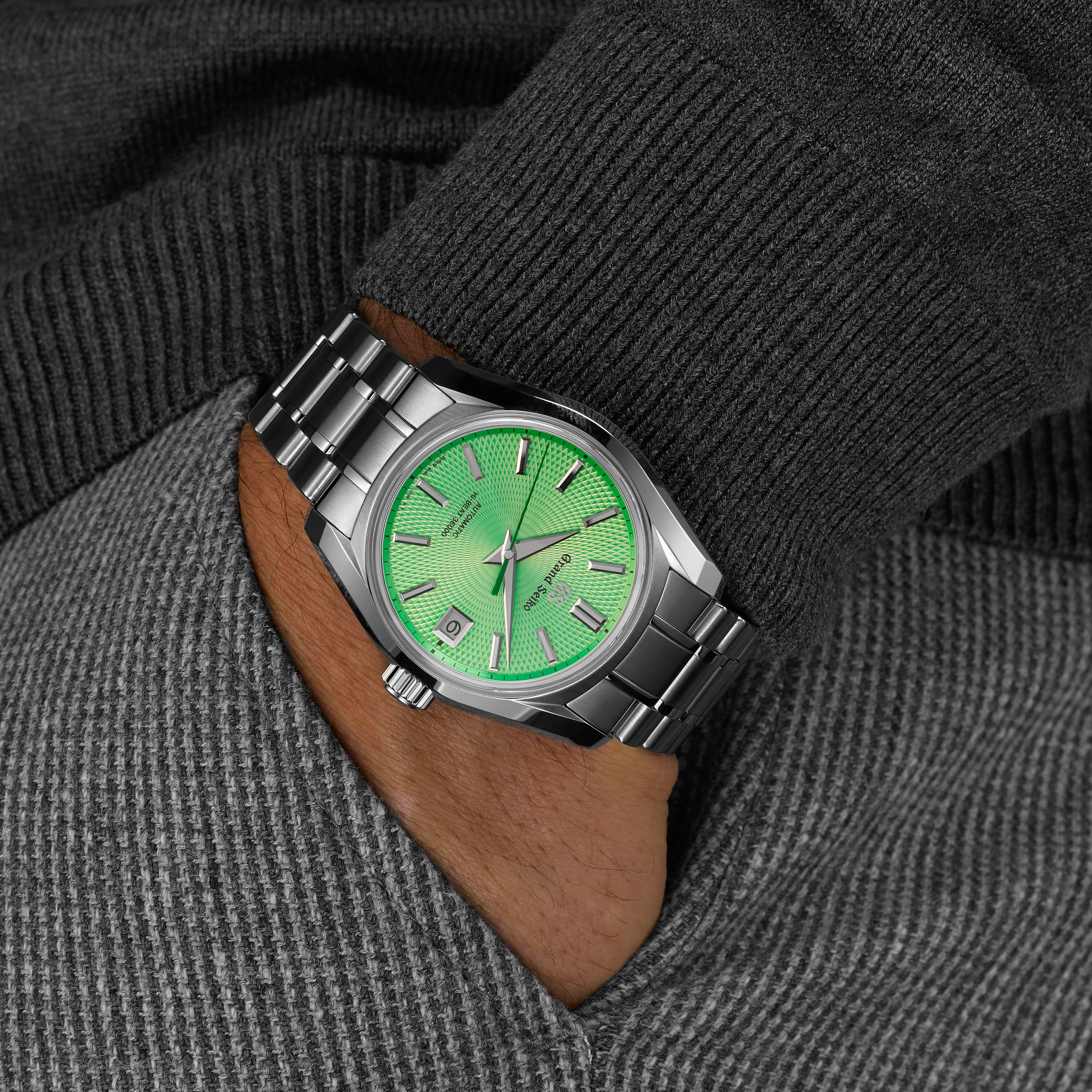 Seiko watch green clearance face