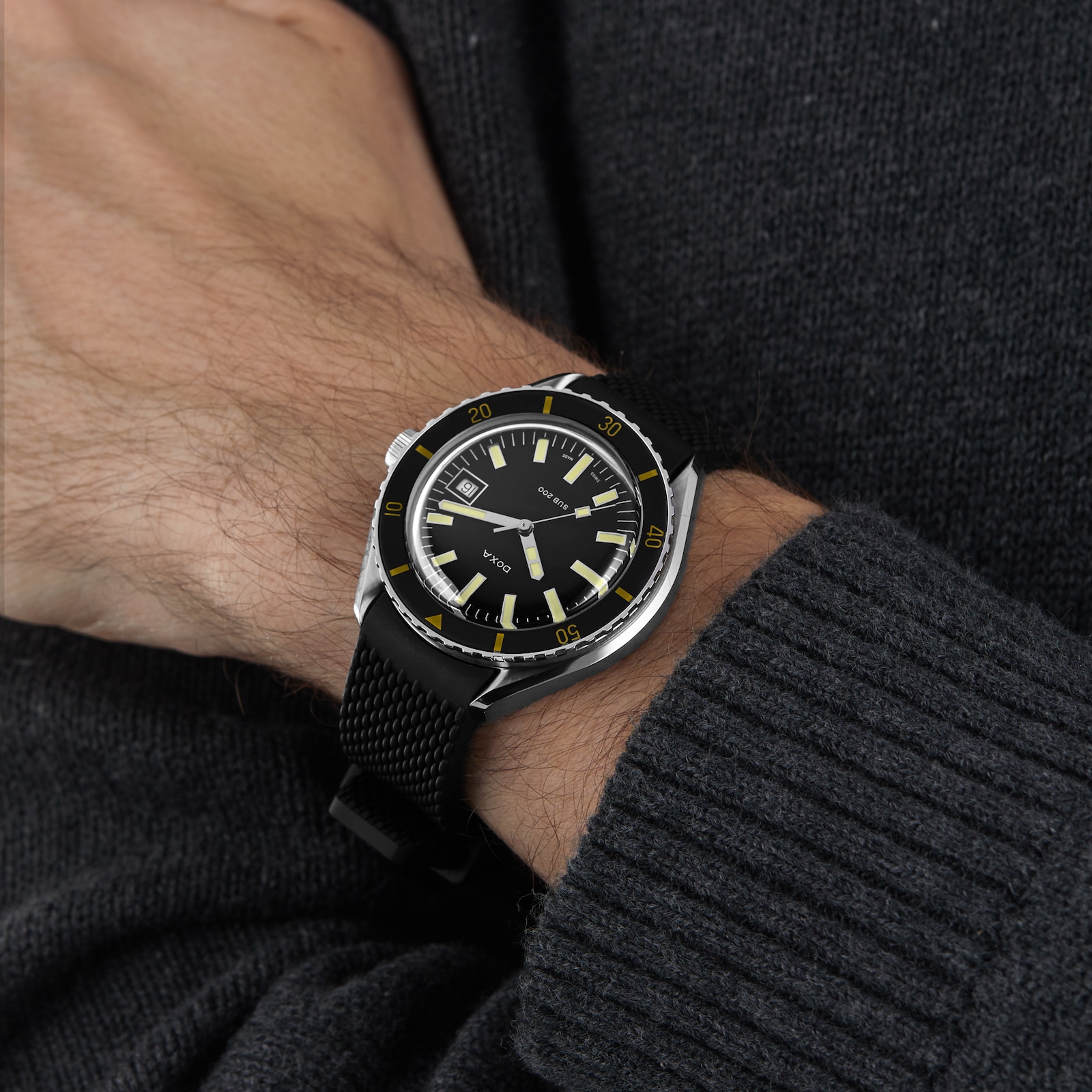 DOXA Sub 200 Sharkhunter 42mm Mens Watch