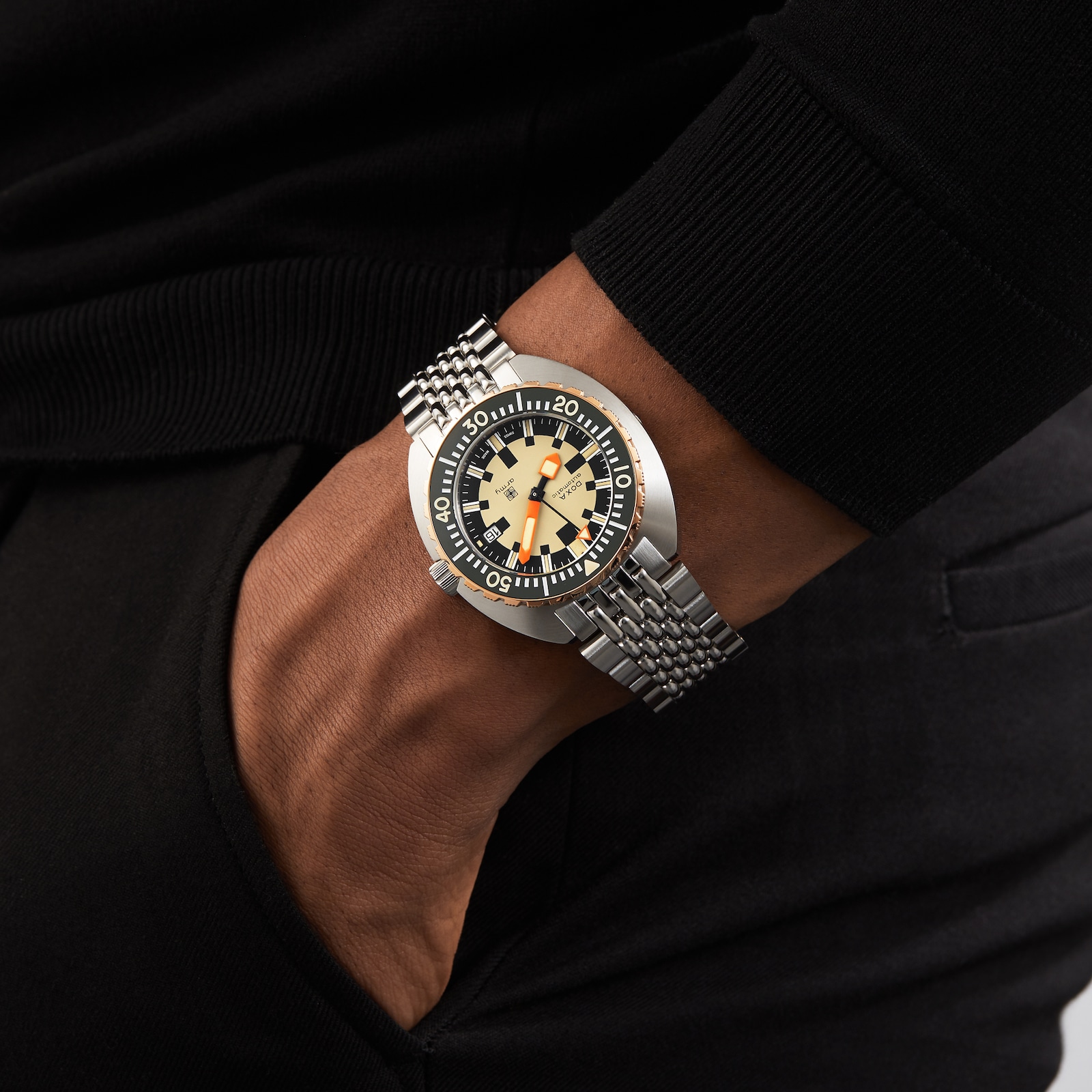 DOXA Army 42.5mm Mens Watch Beige Stainless Steel