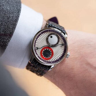 Louis Erard Konstantin Chaykin Le Regulateur III Red 39mm