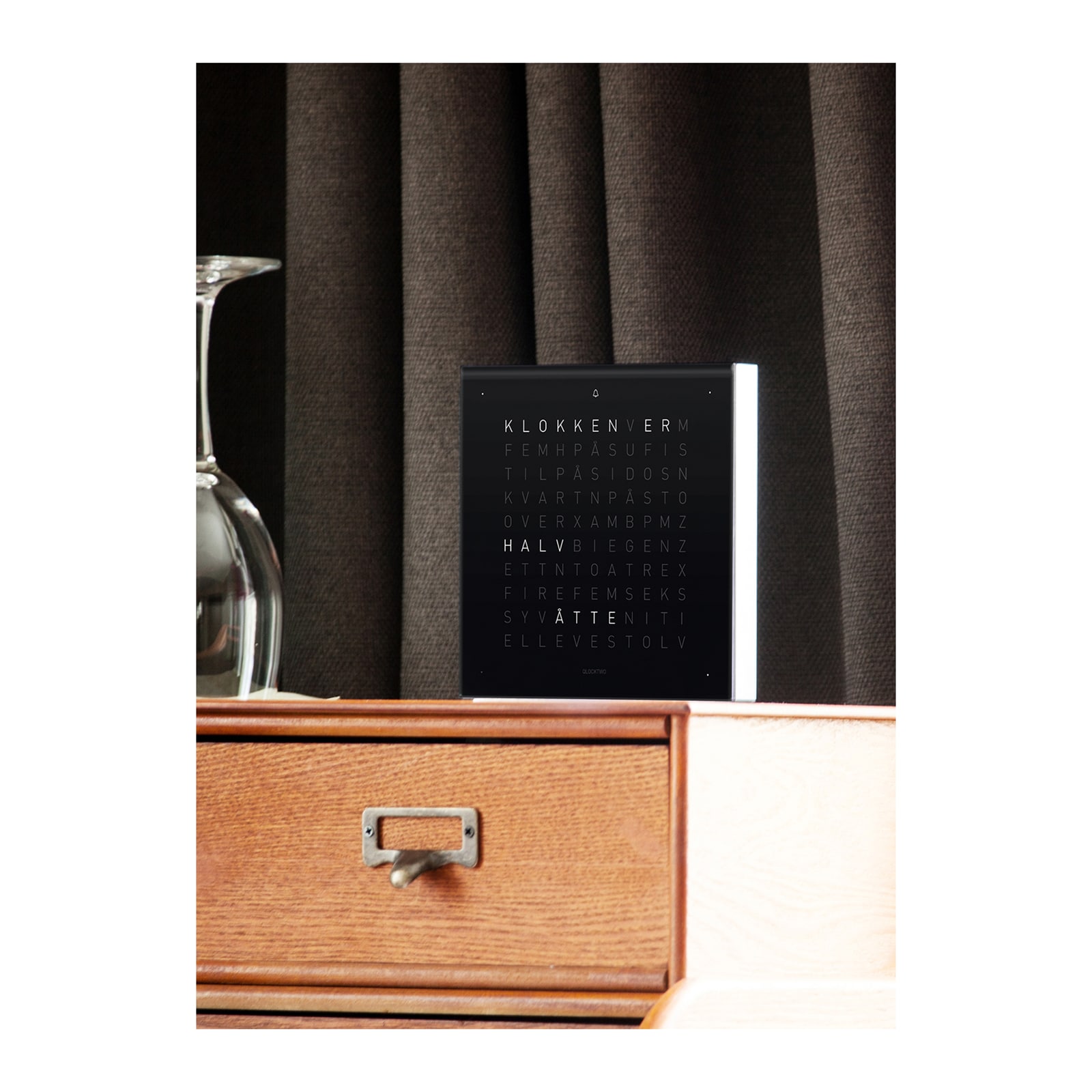 QLOCKTWO TOUCH Deep Black Table Clock 13.5cm QLOCKTWO TOUCH Deep Black Table Clock 13.5cm