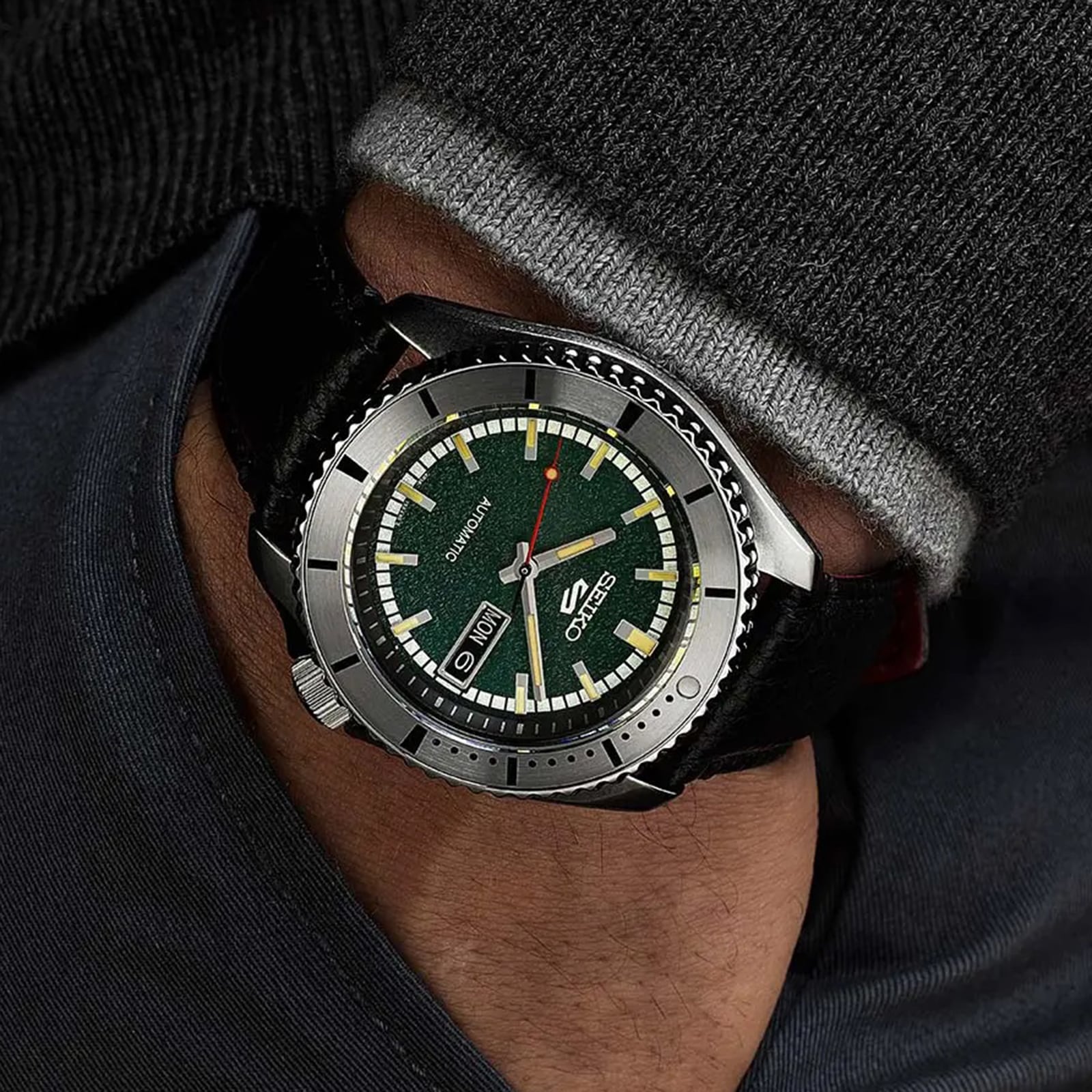 Seiko 5 sports automatic hotsell green dial