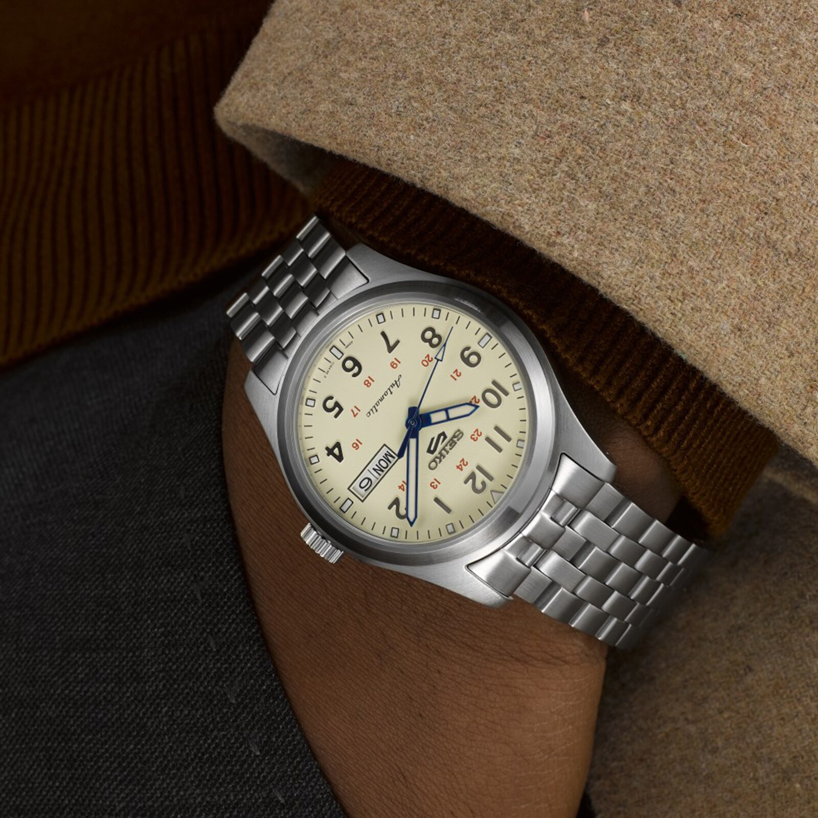 Seiko 5 Sports 5 Sports Laurel Limited Edition 39.5mm Mens Watch Cream Seiko 5 Sports 5 Sports Laurel Limited Edition 39.5mm Mens Watch Cream