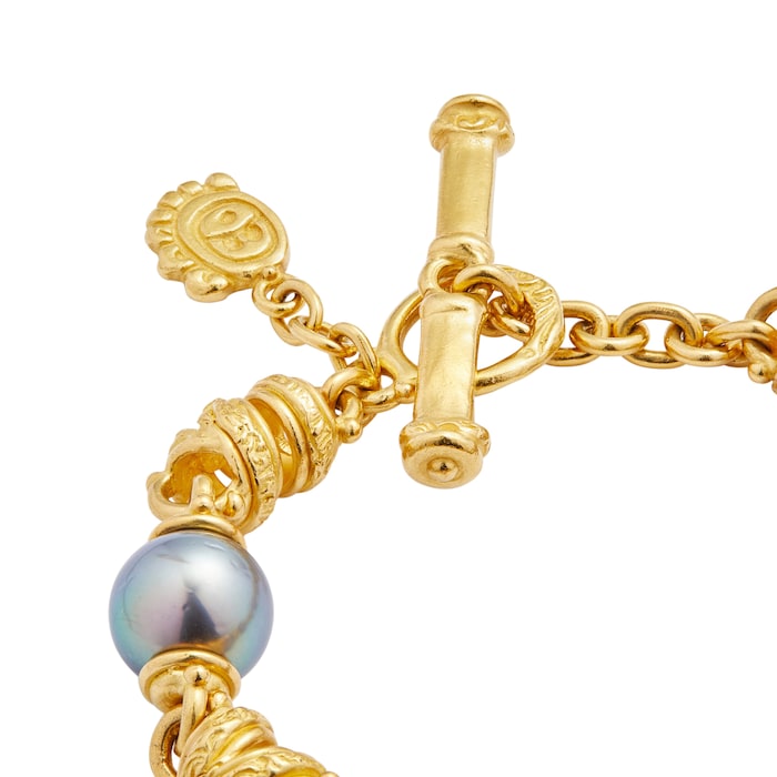 Betteridge Estate 22k Yellow Gold Black Pearl Bracelet