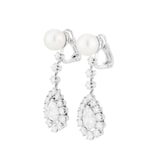 Pre-Owned Van Cleef & Arpels Platinum 6.42ct Pear, Round Shape Diamonds Pearl Earrings