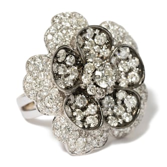 Vintage And Estate Jewelry Luxurious 18K White Gold Diamond Ring - Size 5.5