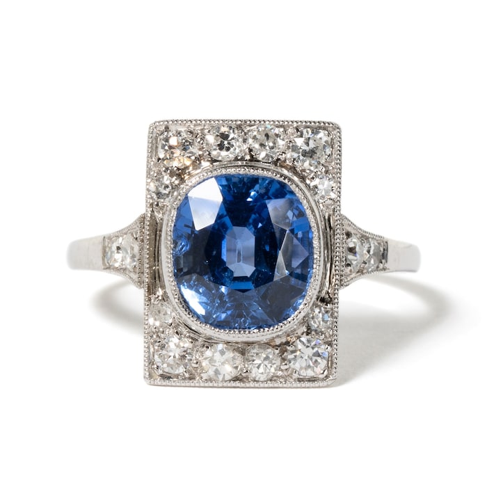 Vintage And Estate Jewelry Elegant Platinum Sapphire & Diamond Vintage Ring - Size 8.5