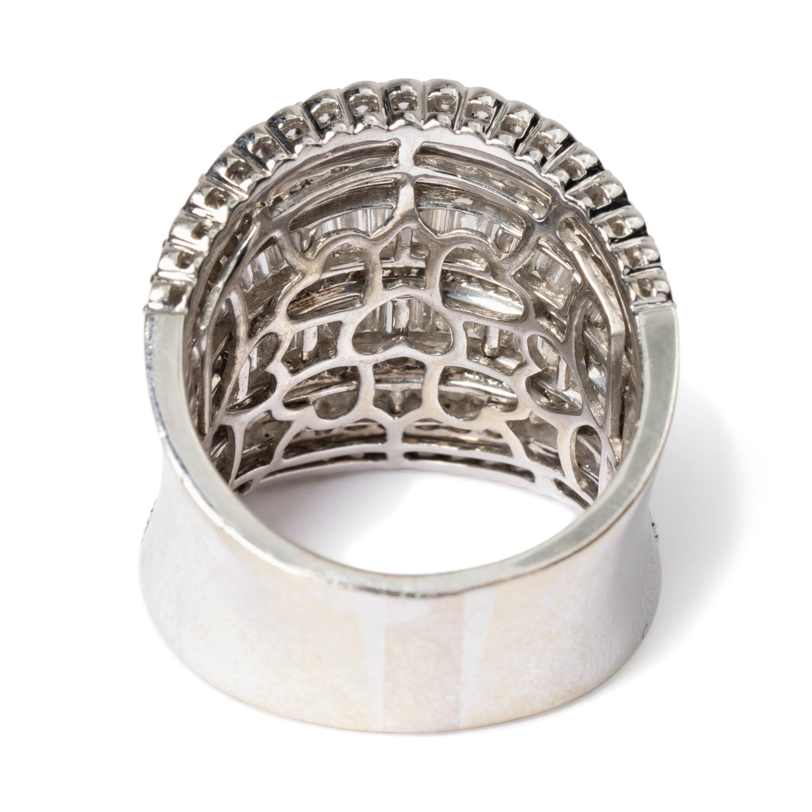 Vintage And Estate Jewelry 18K White Gold Diamond Vintage Ring - Size 7.25
