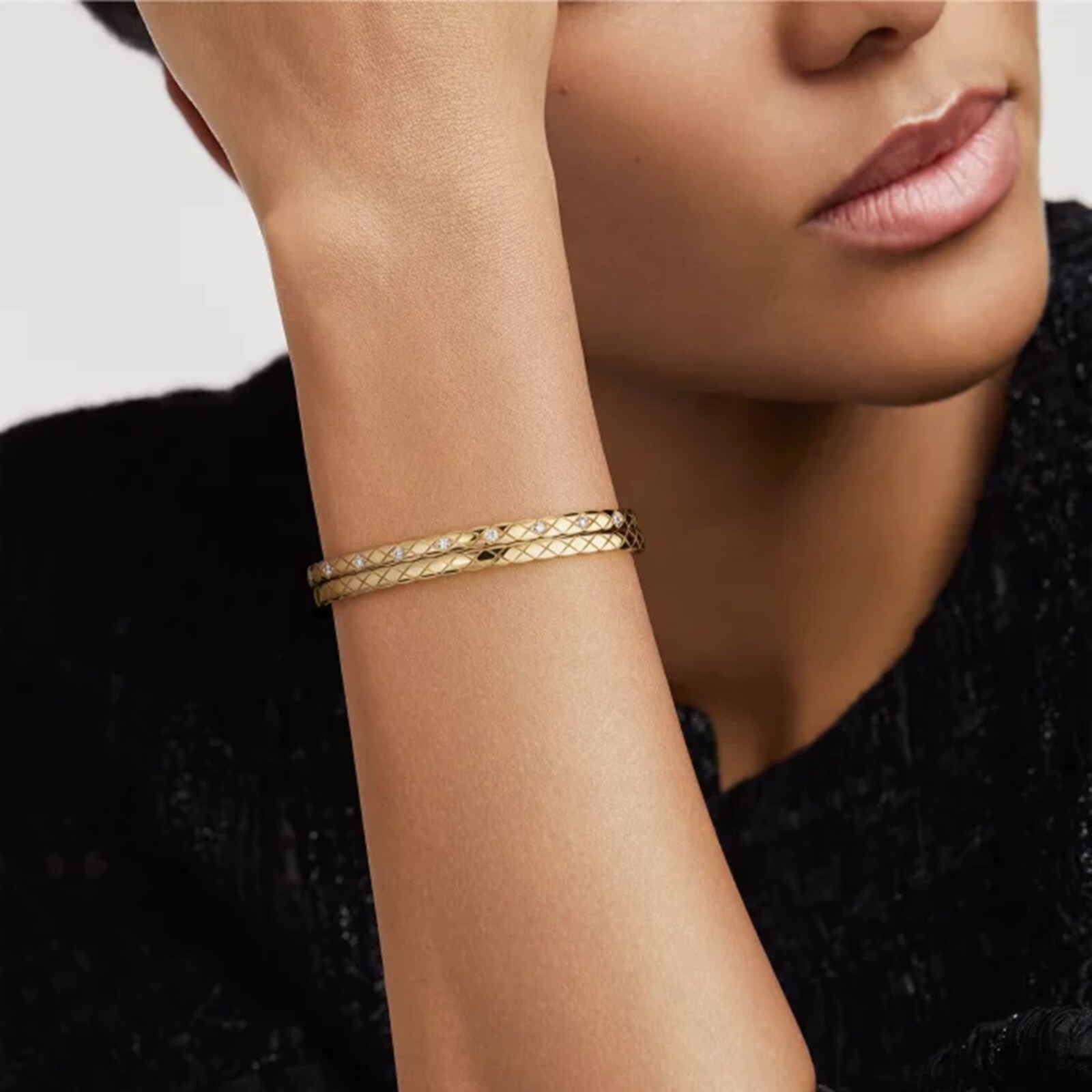 CHANEL 18K Yellow Gold 0.32cttw Diamond Coco Crush Mini Bangle