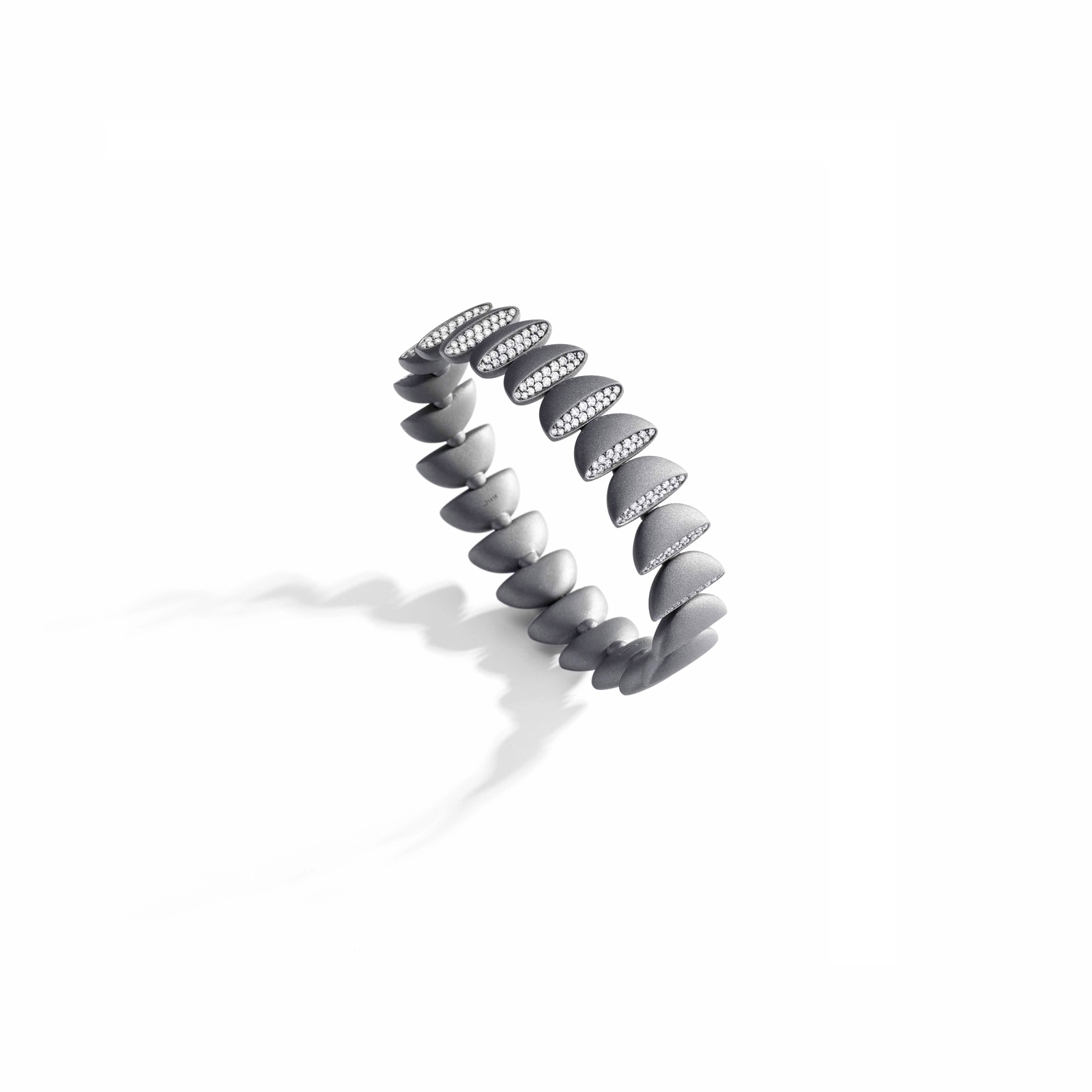 VHERNIER Titanium Eclisse Endless 2.54cttw Diamond Bracelet - Size Small/Medium VHERNIER Titanium Eclisse Endless 2.54cttw Diamond Bracelet - Size Small/Medium