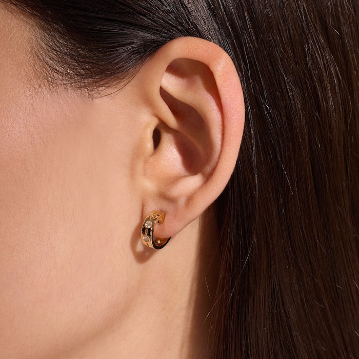 Dinh Van 18K Yellow Gold Pulse 0.05cttw Diamond Mono Hoop Earring