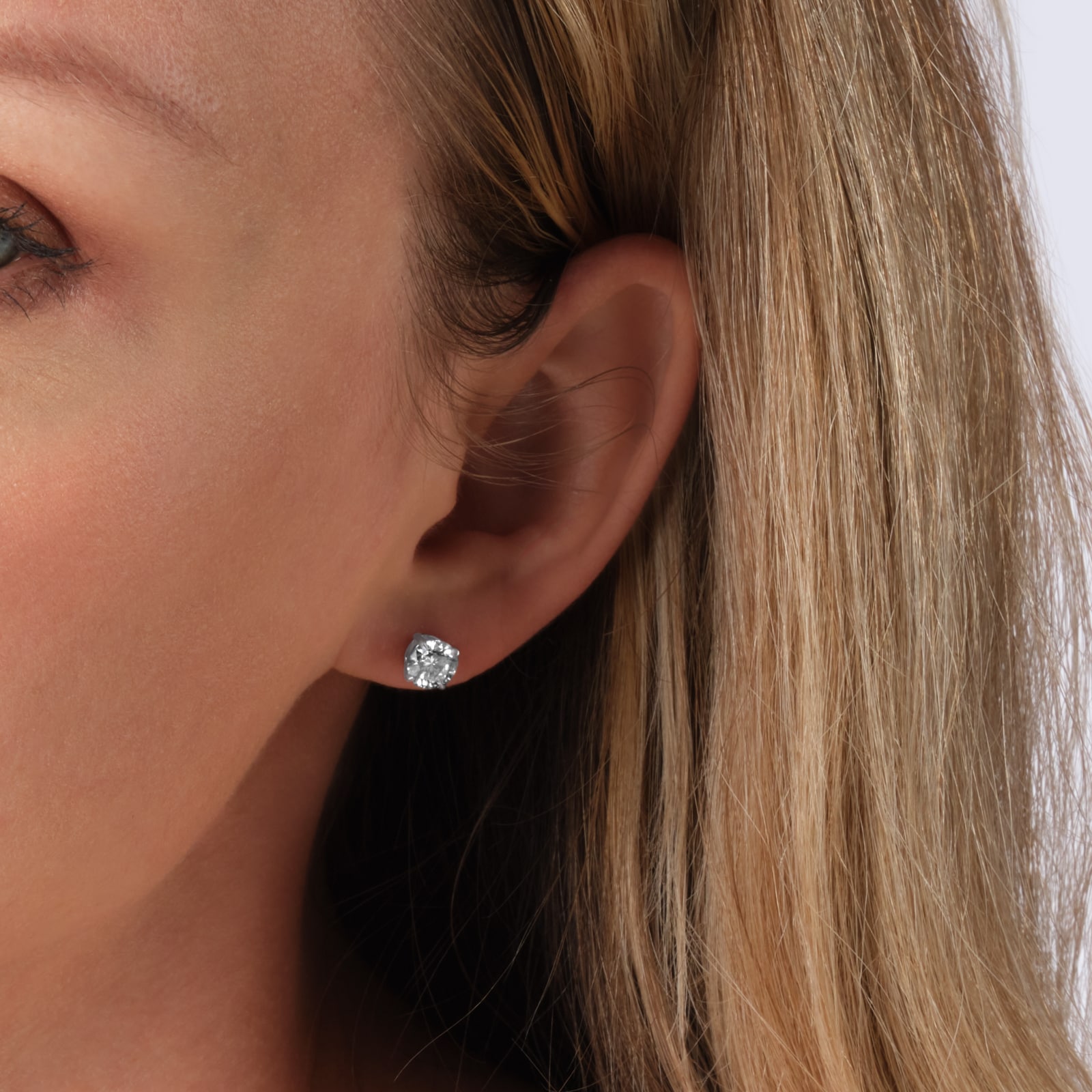 Goldsmiths 9ct White Gold 2.00cttw Brilliant Cut Lab Grown Diamond Solitaire Stud Earrings Goldsmiths 9ct White Gold 2.00cttw Brilliant Cut Lab Grown Diamond Solitaire Stud Earrings