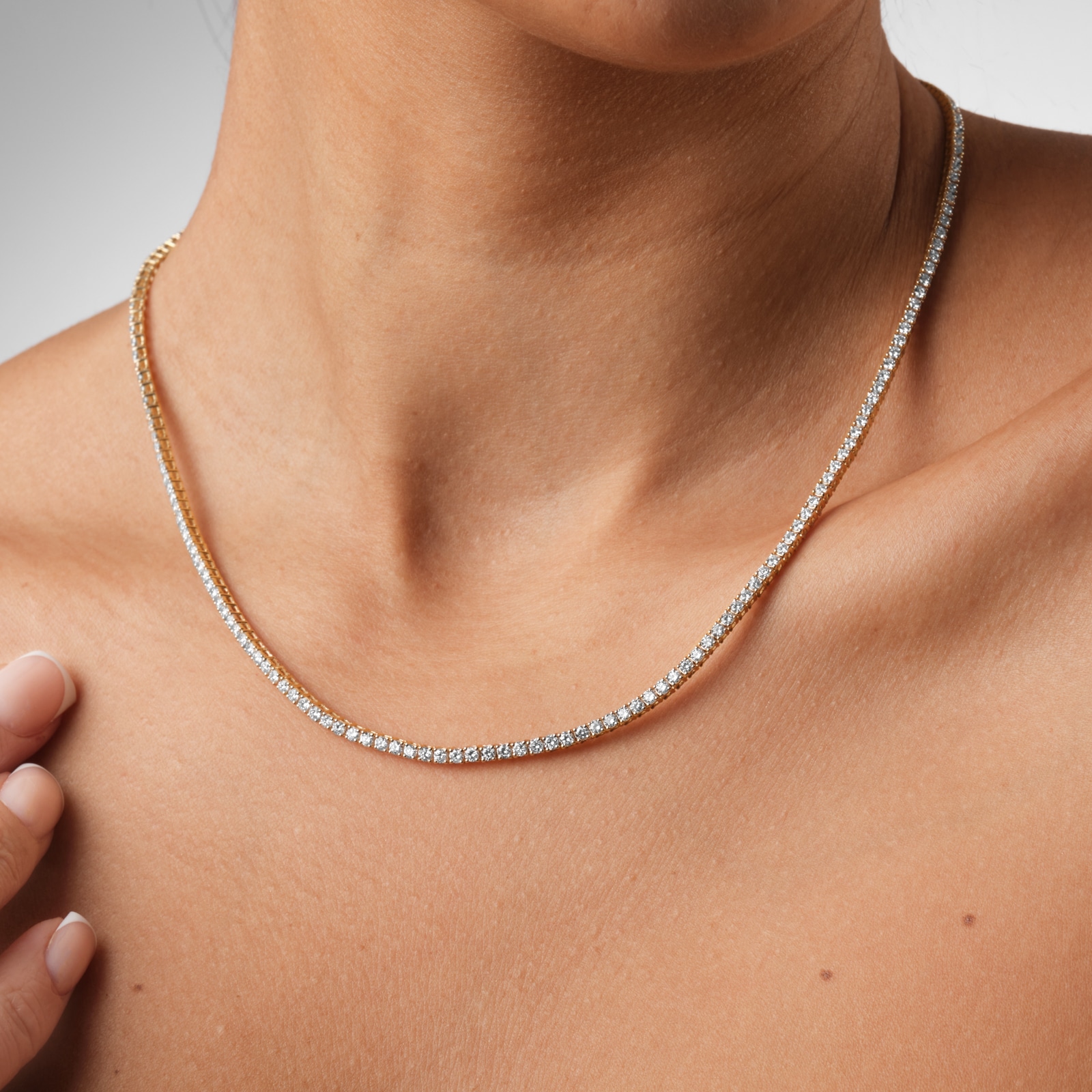 Goldsmiths 9ct Yellow Gold 6.00cttw Lab Grown Diamond Line Necklace