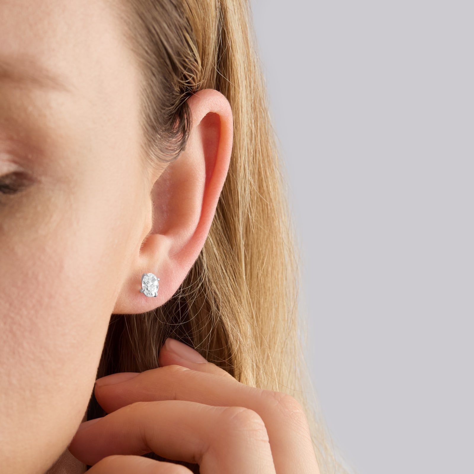 Mappin & Webb 18ct White Gold 1.50cttw Oval Cut Lab Grown Diamond Stud Earrings Mappin & Webb 18ct White Gold 1.50cttw Oval Cut Lab Grown Diamond Stud Earrings