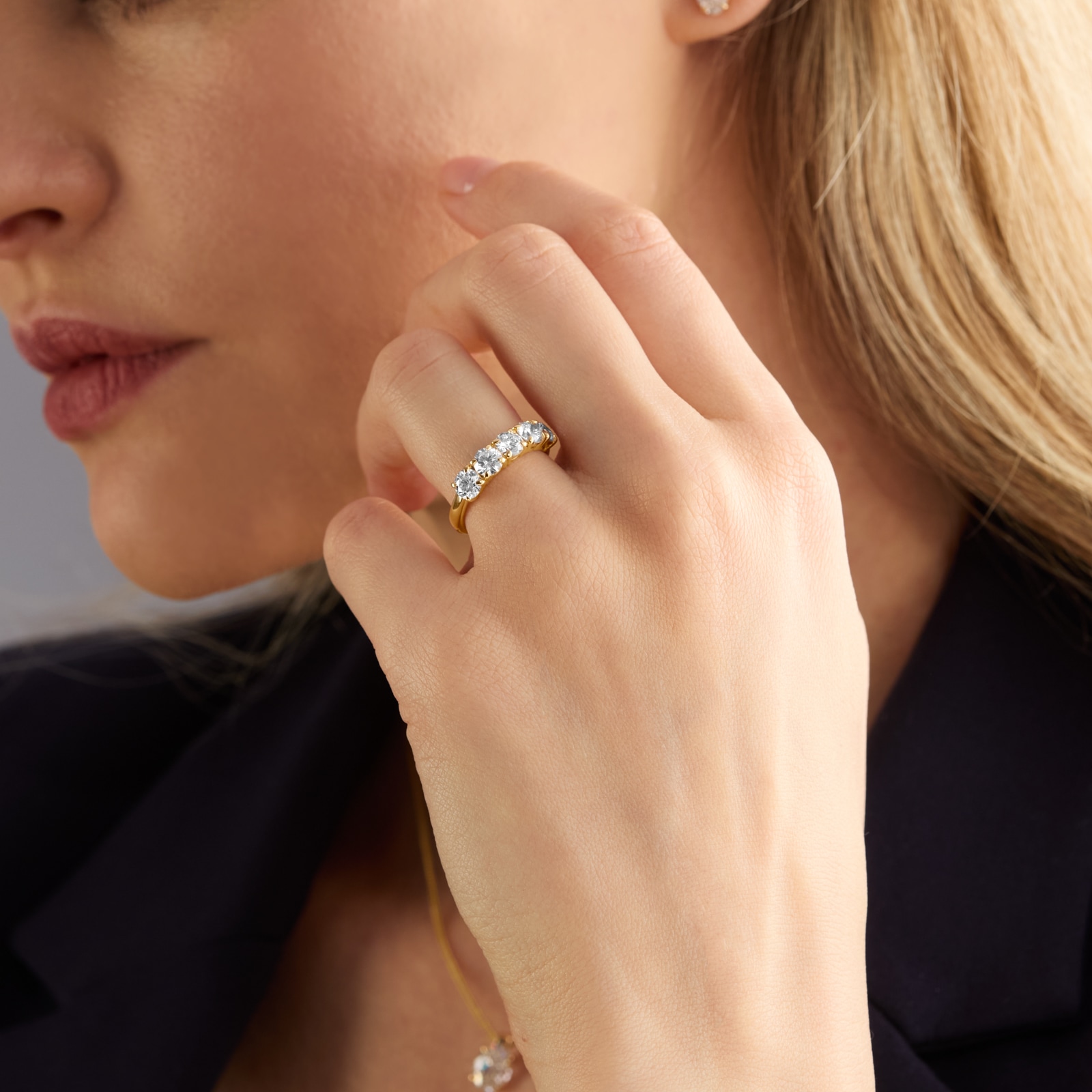 Mappin & Webb 18ct Yellow Gold 2.00cttw Round Brilliant Cut Lab Grown Diamond Five Stone Ring Mappin & Webb 18ct Yellow Gold 2.00cttw Round Brilliant Cut Lab Grown Diamond Five Stone Ring