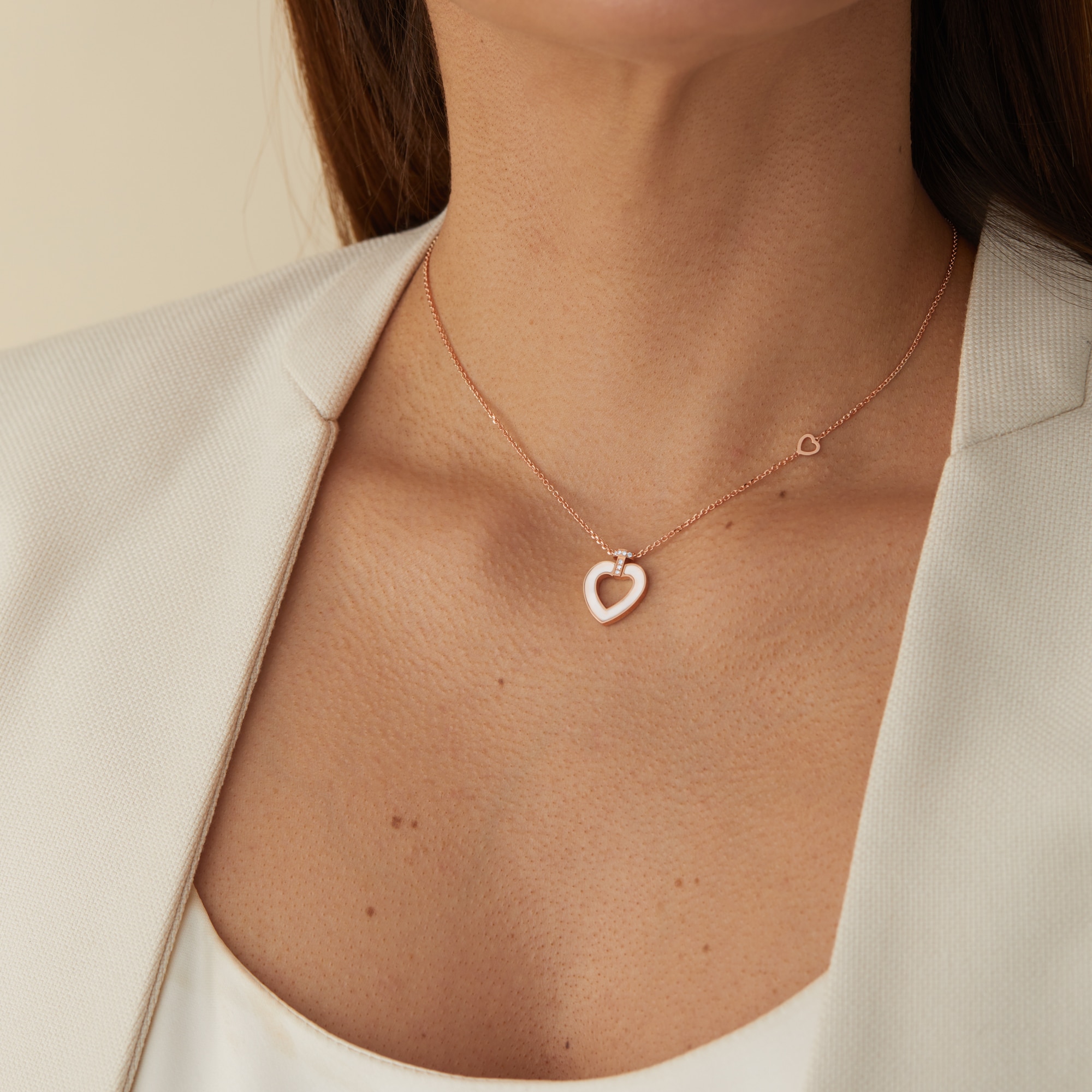 Fred Pretty Woman 18ct Rose Gold Mother of Pearl & Onyx Necklace Fred Pretty Woman 18ct Rose Gold Mother of Pearl & Onyx Necklace
