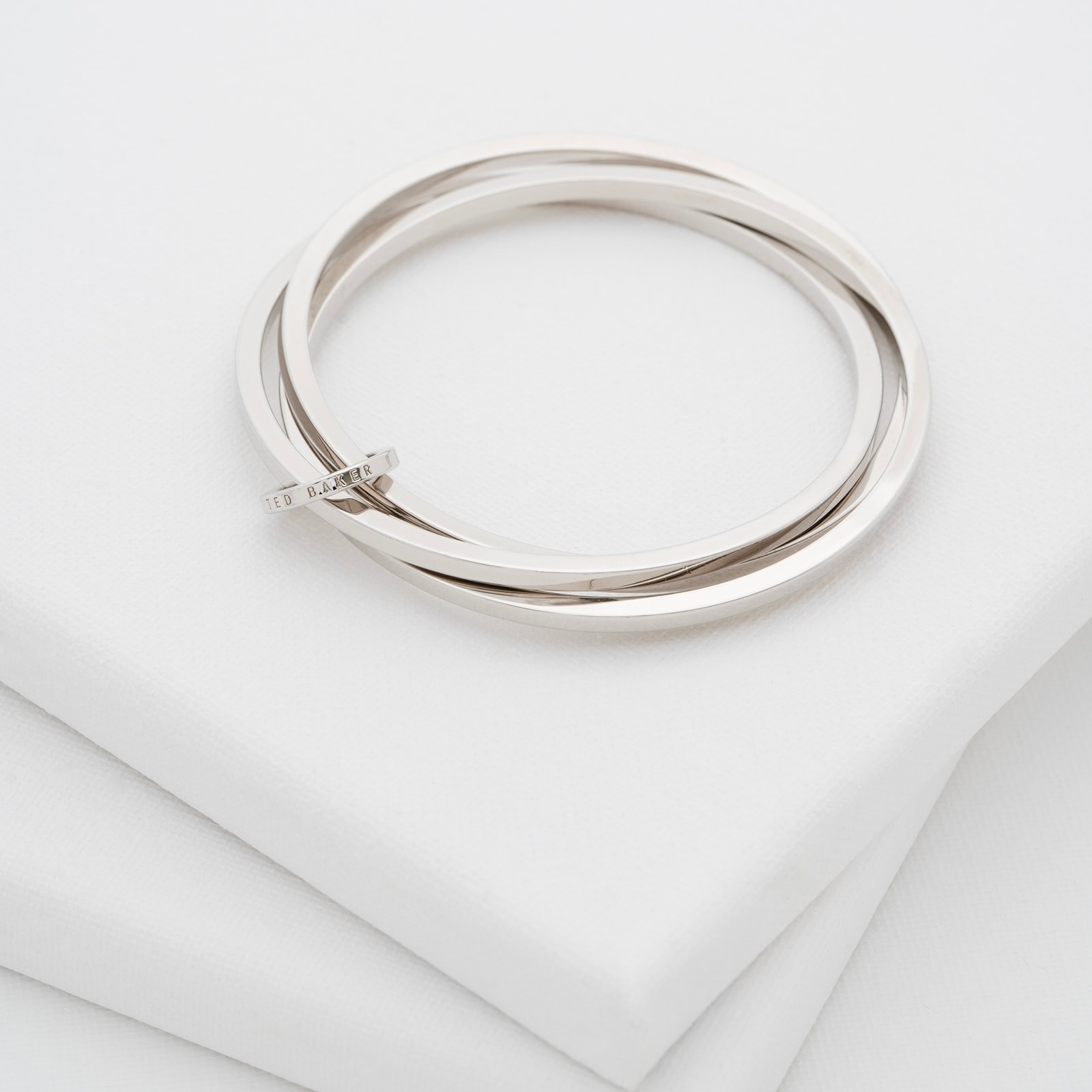 Ted Baker White Gold Coloured Huulia Interlocking Link Bangle Ted Baker White Gold Coloured Huulia Interlocking Link Bangle