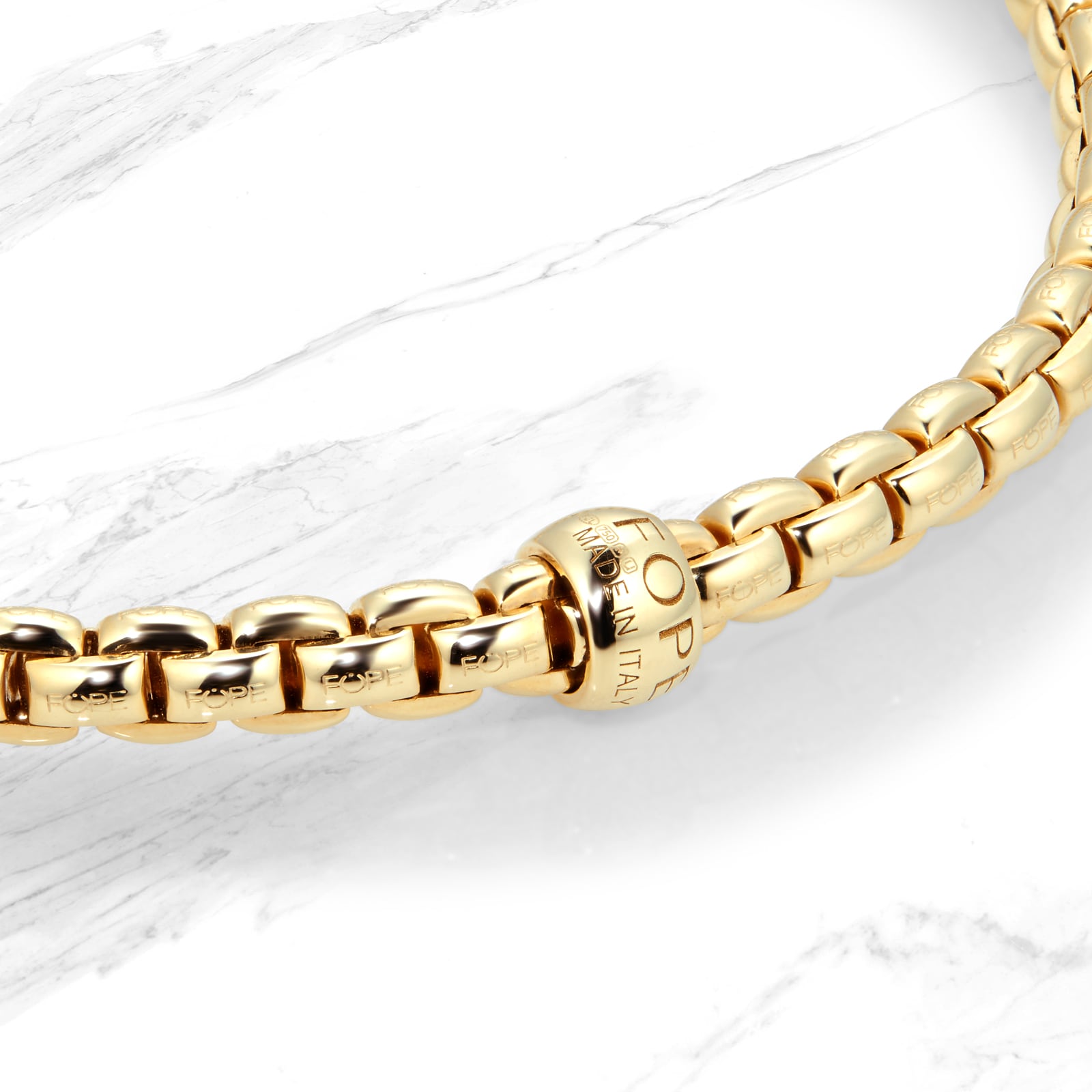 FOPE 18ct Yellow Gold Eka Tiny Diamond Bracelet FOPE 18ct Yellow Gold Eka Tiny Diamond Bracelet