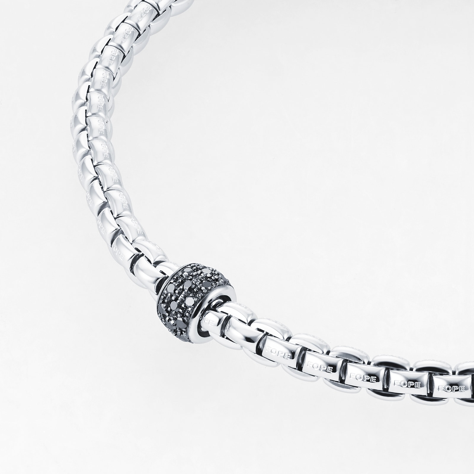 FOPE 18ct White Gold EKA Tiny 0.20cttw Diamond Bracelet FOPE 18ct White Gold EKA Tiny 0.20cttw Diamond Bracelet