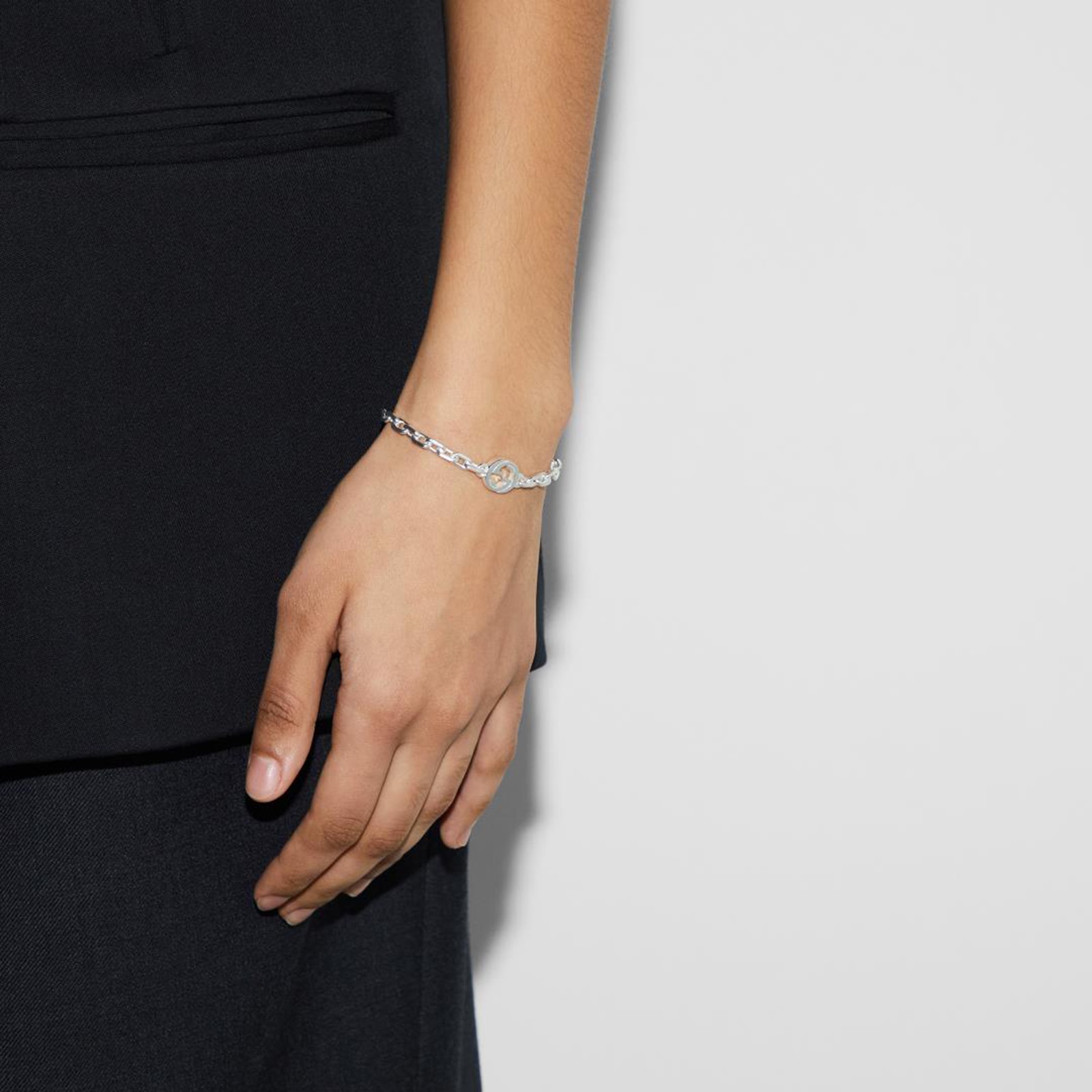 Gucci Gucci Interlocking Sterling Silver Bracelet - Size 19 Gucci Gucci Interlocking Sterling Silver Bracelet - Size 19