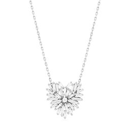 37370215 - Small 18ct White Gold 0.38cttw Diamond Heart Pendant