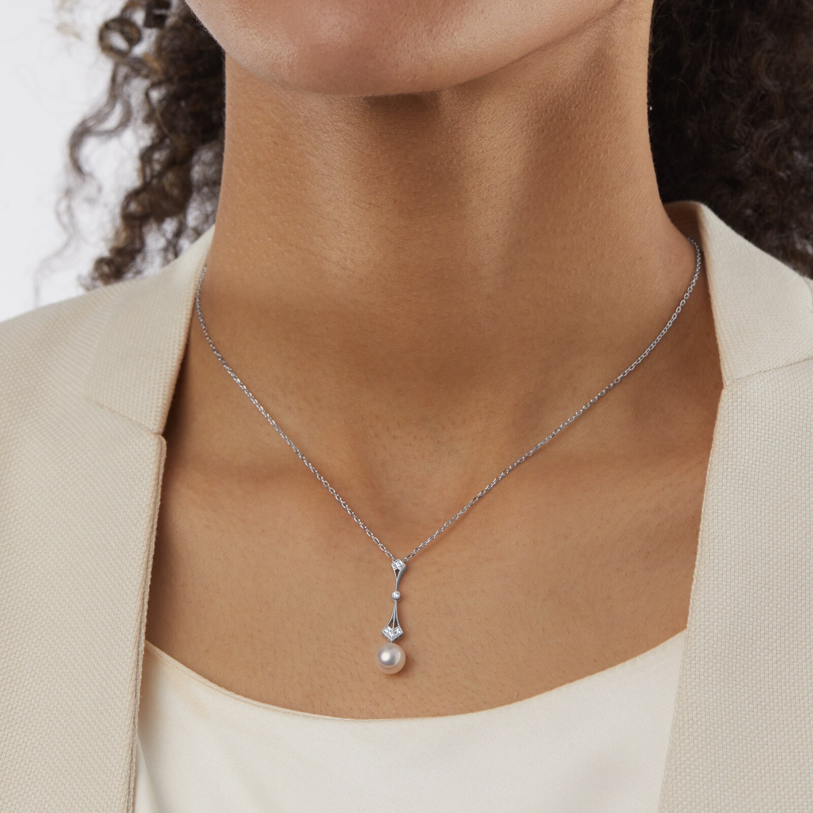 Mikimoto Les Petales Place Vendome Grade A+ Akoya Pearl Mikimoto Les Petales Place Vendome Grade A+ Akoya Pearl