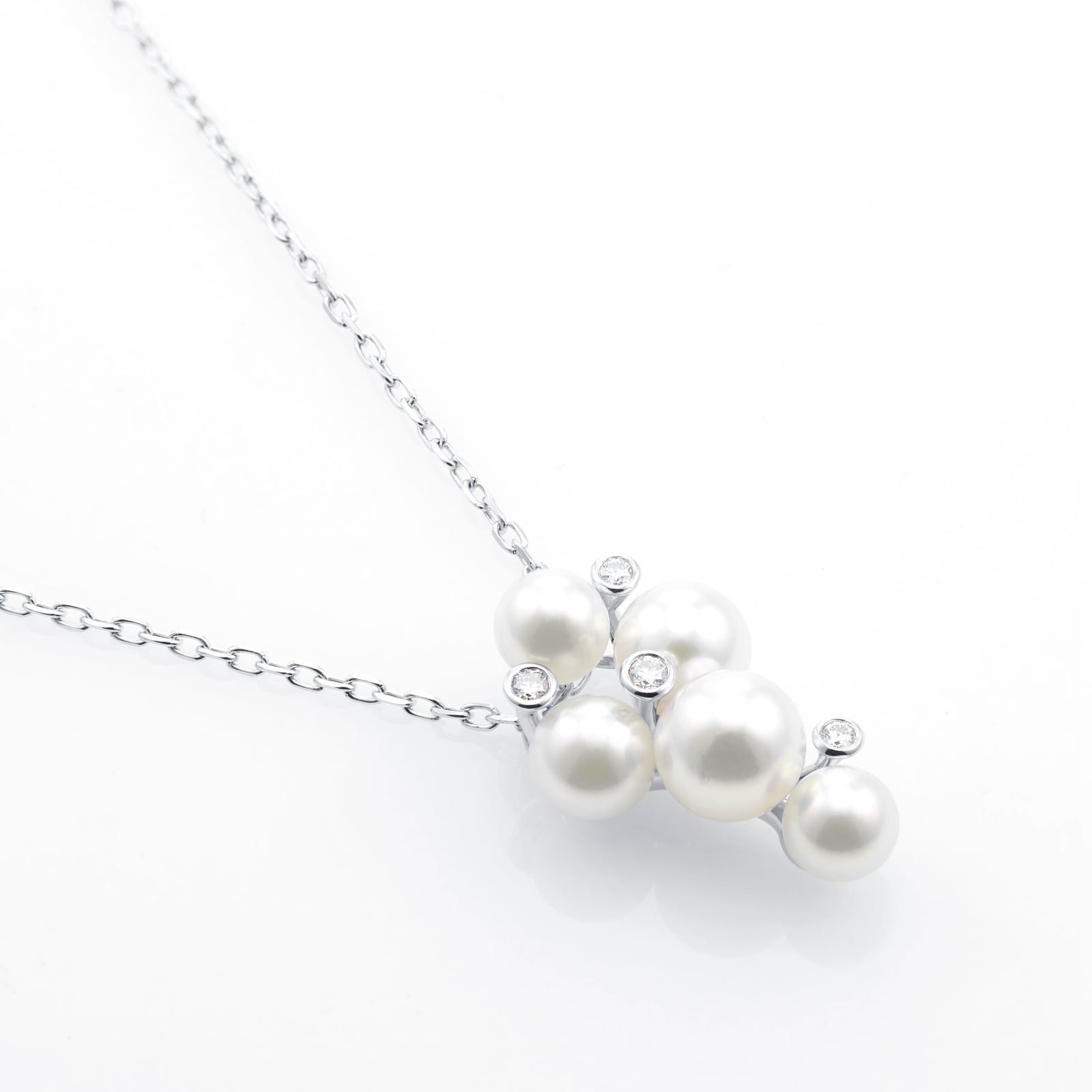 Mikimoto Bubble Collection 4.75-6mm Grade A+ Pearl 0.05cttw Diamond Pendant Mikimoto Bubble Collection 4.75-6mm Grade A+ Pearl 0.05cttw Diamond Pendant